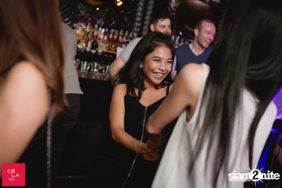 Crush Wednesdays นำเสนอ DJ Hedspin ที่ เซ ลา วี — photo 30