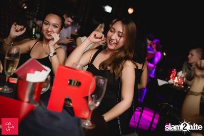 Crush Wednesdays นำเสนอ DJ Hedspin ที่ เซ ลา วี — photo 37