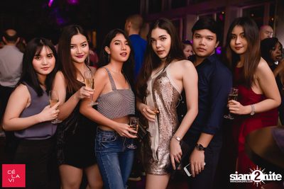 Crush Wednesdays นำเสนอ DJ Hedspin ที่ เซ ลา วี — photo 39