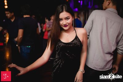 Crush Wednesdays นำเสนอ DJ Hedspin ที่ เซ ลา วี — photo 40