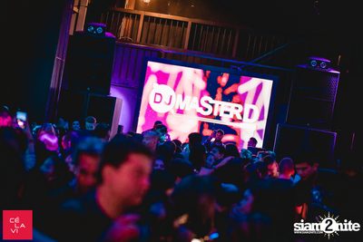 Crush Wednesdays นำเสนอ DJ Hedspin ที่ เซ ลา วี — photo 43