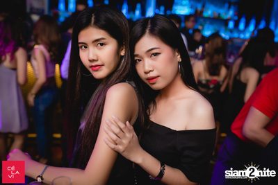 Crush Wednesdays นำเสนอ DJ Hedspin ที่ เซ ลา วี — photo 44