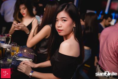 Crush Wednesdays นำเสนอ DJ Hedspin ที่ เซ ลา วี — photo 46
