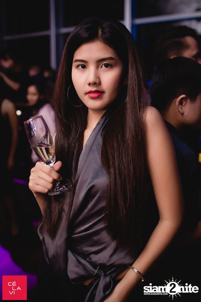 Crush Wednesdays นำเสนอ DJ Hedspin ที่ เซ ลา วี — photo 47