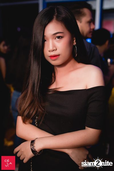 Crush Wednesdays นำเสนอ DJ Hedspin ที่ เซ ลา วี — photo 50