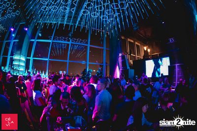 Crush Wednesdays นำเสนอ DJ Hedspin ที่ เซ ลา วี — photo 52