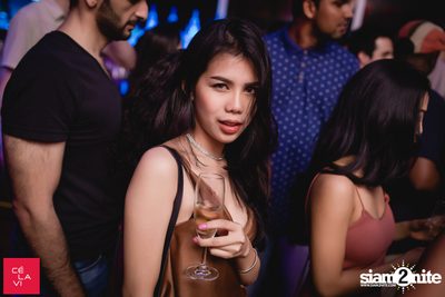 Crush Wednesdays นำเสนอ DJ Hedspin ที่ เซ ลา วี — photo 54