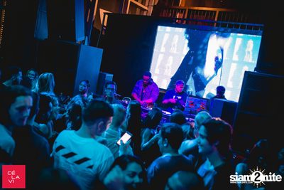Crush Wednesdays นำเสนอ DJ Hedspin ที่ เซ ลา วี — photo 57