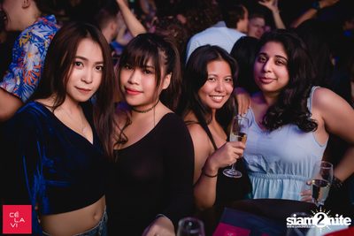 Crush Wednesdays นำเสนอ DJ Hedspin ที่ เซ ลา วี — photo 60