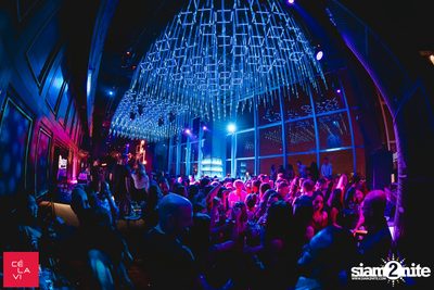 Crush Wednesdays นำเสนอ DJ Hedspin ที่ เซ ลา วี — photo 64