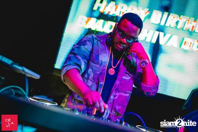 Crush Wednesdays นำเสนอ DJ Hedspin ที่ เซ ลา วี — photo 71