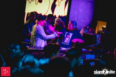 Crush Wednesdays นำเสนอ DJ Hedspin ที่ เซ ลา วี — photo 82