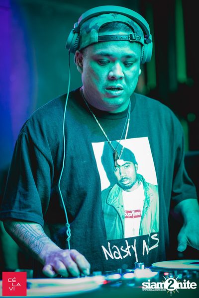 Crush Wednesdays นำเสนอ DJ Hedspin ที่ เซ ลา วี — photo 86