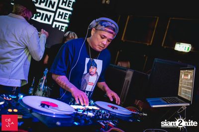 Crush Wednesdays นำเสนอ DJ Hedspin ที่ เซ ลา วี — photo 87