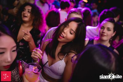 Crush Wednesdays นำเสนอ DJ Hedspin ที่ เซ ลา วี — photo 92