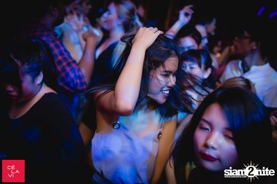 Crush Wednesdays นำเสนอ DJ Hedspin ที่ เซ ลา วี — photo 95