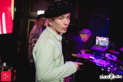 Crush Wednesdays นำเสนอ DJ Hedspin ที่ เซ ลา วี — photo 100