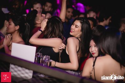 Crush Wednesdays นำเสนอ DJ Hedspin ที่ เซ ลา วี — photo 105