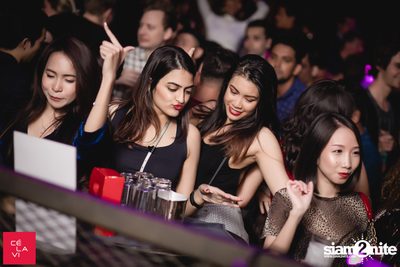 Crush Wednesdays นำเสนอ DJ Hedspin ที่ เซ ลา วี — photo 107