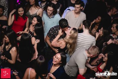 Crush Wednesdays นำเสนอ DJ Hedspin ที่ เซ ลา วี — photo 115