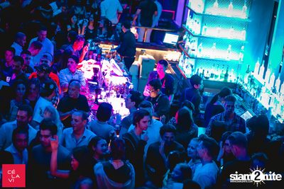 Crush Wednesdays นำเสนอ DJ Hedspin ที่ เซ ลา วี — photo 118