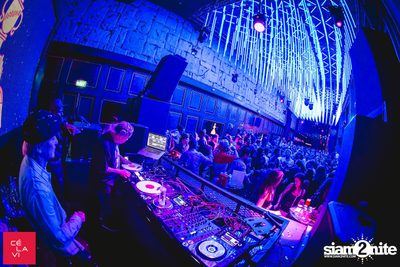 Crush Wednesdays นำเสนอ DJ Hedspin ที่ เซ ลา วี — photo 121