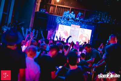 Crush Wednesdays นำเสนอ DJ Hedspin ที่ เซ ลา วี — photo 125