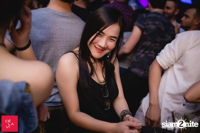 Crush Wednesdays นำเสนอ DJ Hedspin ที่ เซ ลา วี — photo 139