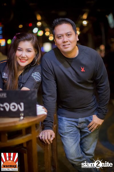 Oat Pramote ที่ วอร์ม อัพ คาเฟ่ เชียงใหม่ — photo 2