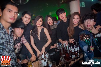 Oat Pramote ที่ วอร์ม อัพ คาเฟ่ เชียงใหม่ — photo 22