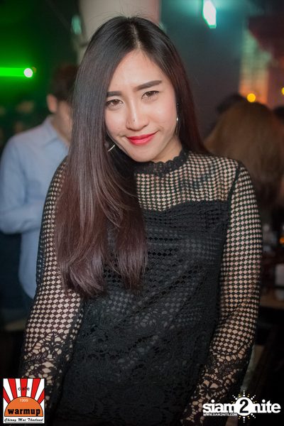Oat Pramote ที่ วอร์ม อัพ คาเฟ่ เชียงใหม่ — photo 26