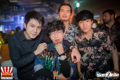 Oat Pramote ที่ วอร์ม อัพ คาเฟ่ เชียงใหม่ — photo 27