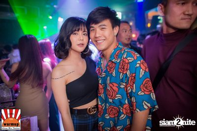 Oat Pramote ที่ วอร์ม อัพ คาเฟ่ เชียงใหม่ — photo 57
