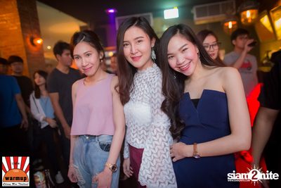 Oat Pramote ที่ วอร์ม อัพ คาเฟ่ เชียงใหม่ — photo 59