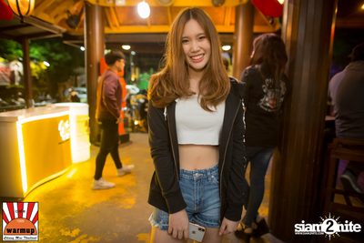 Oat Pramote ที่ วอร์ม อัพ คาเฟ่ เชียงใหม่ — photo 70
