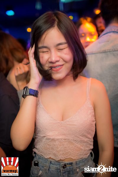 Oat Pramote ที่ วอร์ม อัพ คาเฟ่ เชียงใหม่ — photo 162