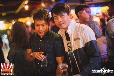 Oat Pramote ที่ วอร์ม อัพ คาเฟ่ เชียงใหม่ — photo 188