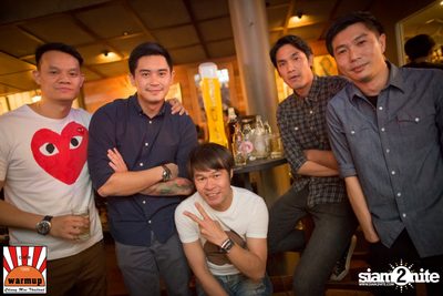 Oat Pramote ที่ วอร์ม อัพ คาเฟ่ เชียงใหม่ — photo 189