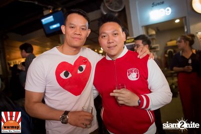 Oat Pramote ที่ วอร์ม อัพ คาเฟ่ เชียงใหม่ — photo 193