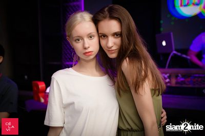Flash Fridays Resident DJ Launch Party กับ Knatz ที่ เซ ลา วี — photo 22