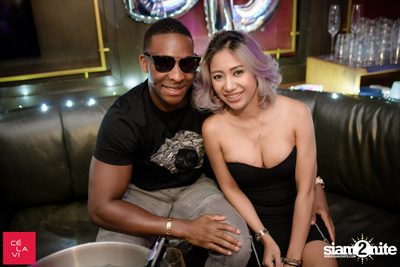 Flash Fridays Resident DJ Launch Party กับ Knatz ที่ เซ ลา วี — photo 31