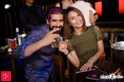Flash Fridays Resident DJ Launch Party กับ Knatz ที่ เซ ลา วี — photo 33