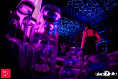 Flash Fridays Resident DJ Launch Party กับ Knatz ที่ เซ ลา วี — photo 35