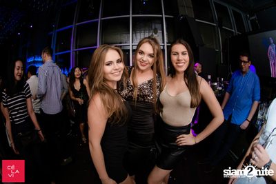 Flash Fridays Resident DJ Launch Party กับ Knatz ที่ เซ ลา วี — photo 39