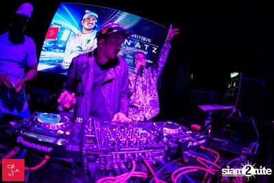 Flash Fridays Resident DJ Launch Party กับ Knatz ที่ เซ ลา วี — photo 50
