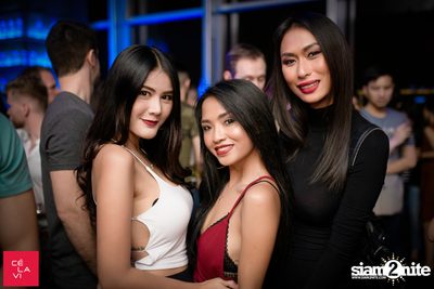 Flash Fridays Resident DJ Launch Party กับ Knatz ที่ เซ ลา วี — photo 58