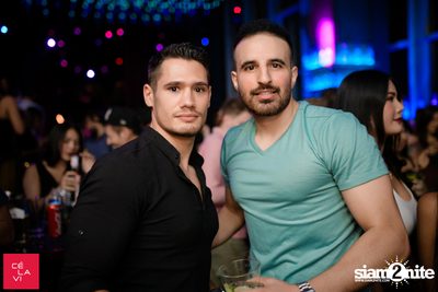Flash Fridays Resident DJ Launch Party กับ Knatz ที่ เซ ลา วี — photo 59