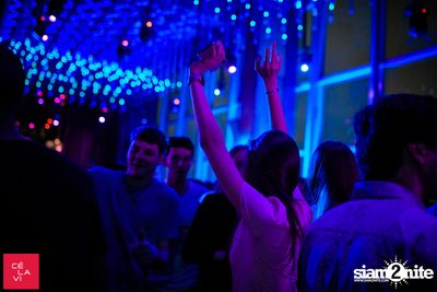 Flash Fridays Resident DJ Launch Party กับ Knatz ที่ เซ ลา วี — photo 99