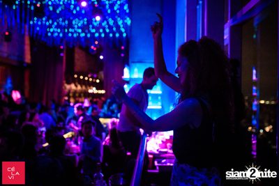 Flash Fridays Resident DJ Launch Party กับ Knatz ที่ เซ ลา วี — photo 105
