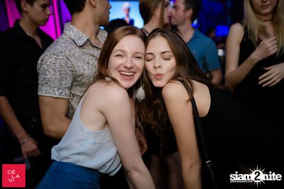Flash Fridays Resident DJ Launch Party กับ Knatz ที่ เซ ลา วี — photo 116